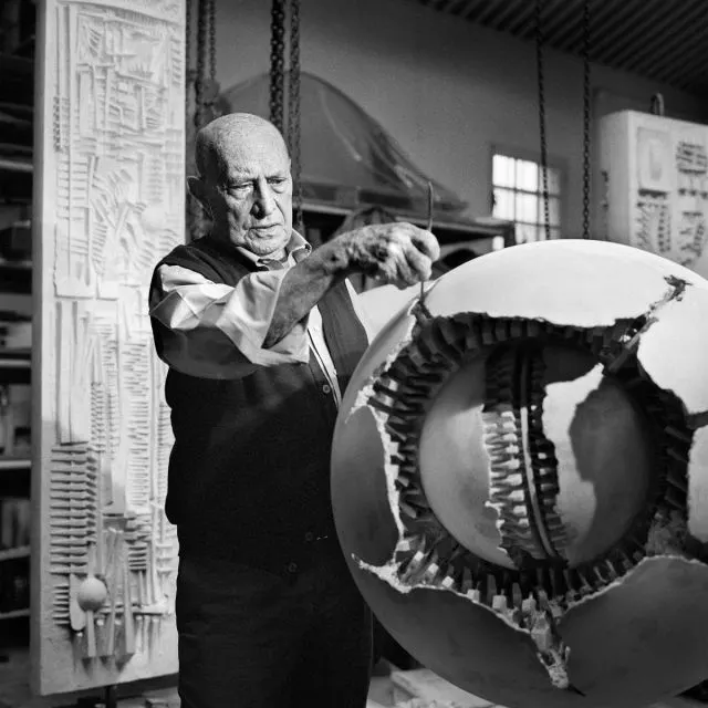 Arnaldo Pomodoro